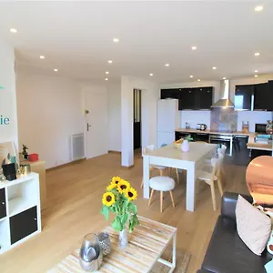 joli-t2-neuf-dans-residence-calme-vue-mer-parking.fr-provencehotel.com/
